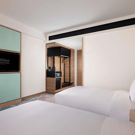 Hilton Garden Inn Jakarta Taman Palem Exterior photo