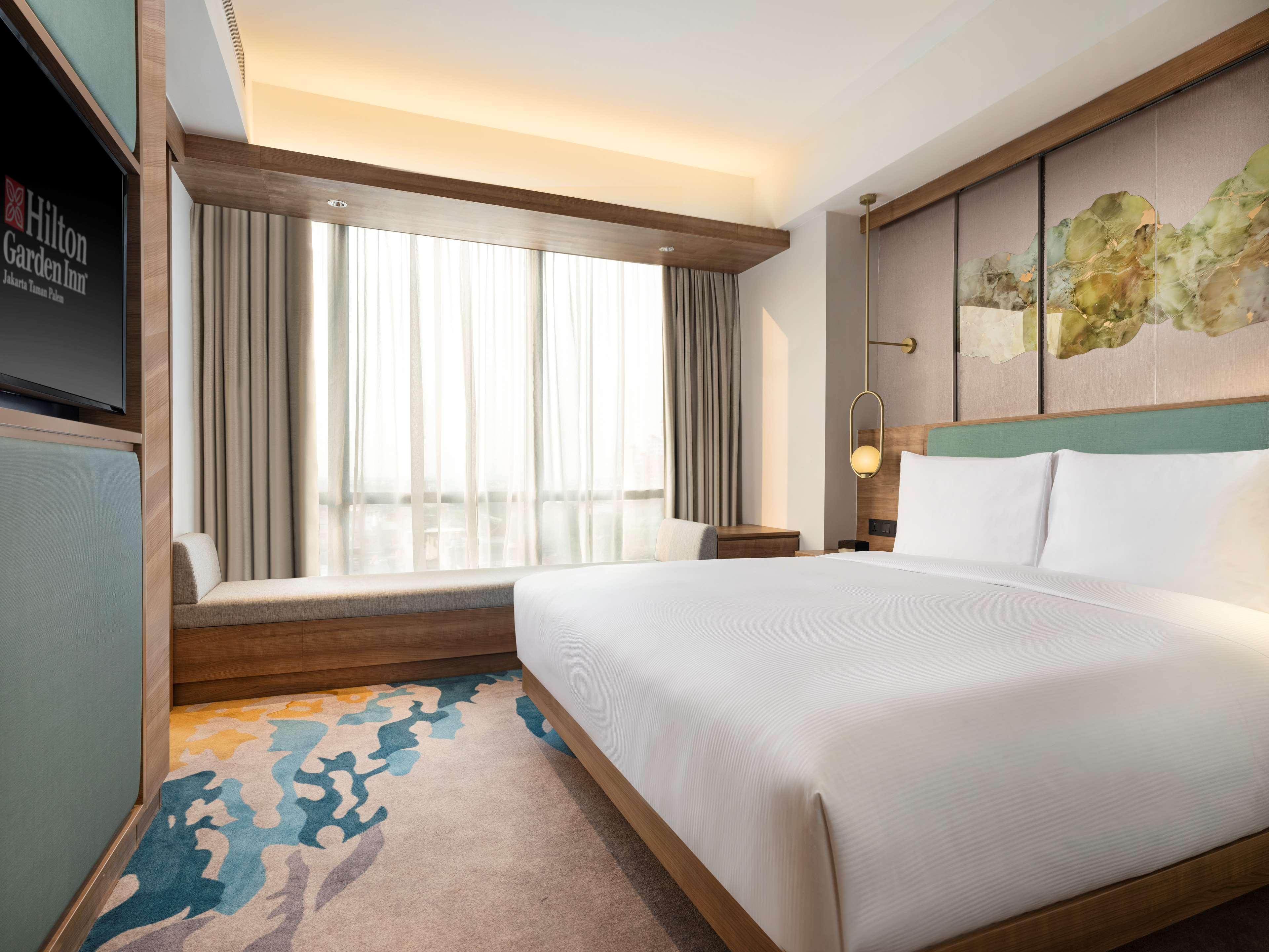 Hilton Garden Inn Jakarta Taman Palem Exterior photo