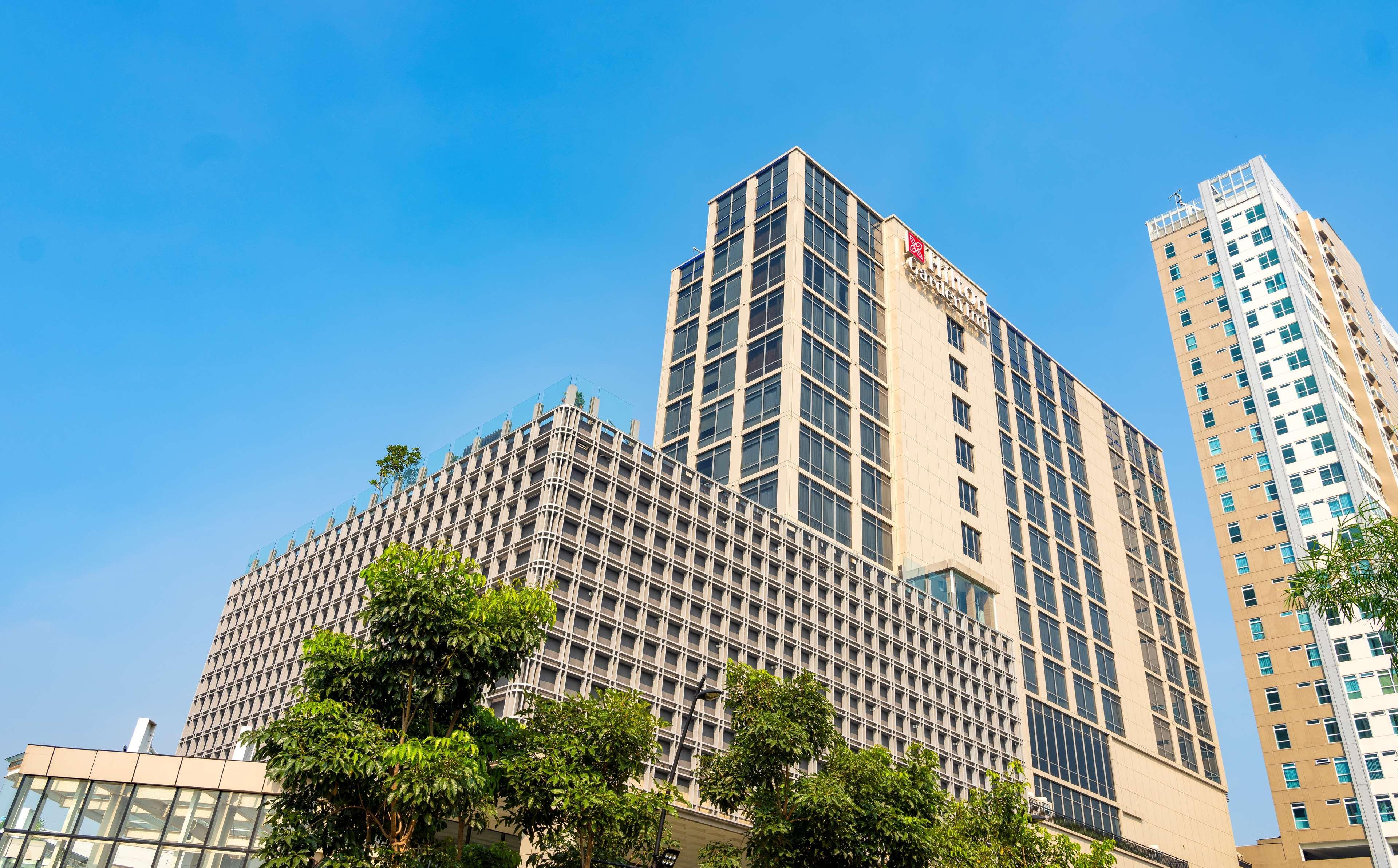 Hilton Garden Inn Jakarta Taman Palem Exterior photo