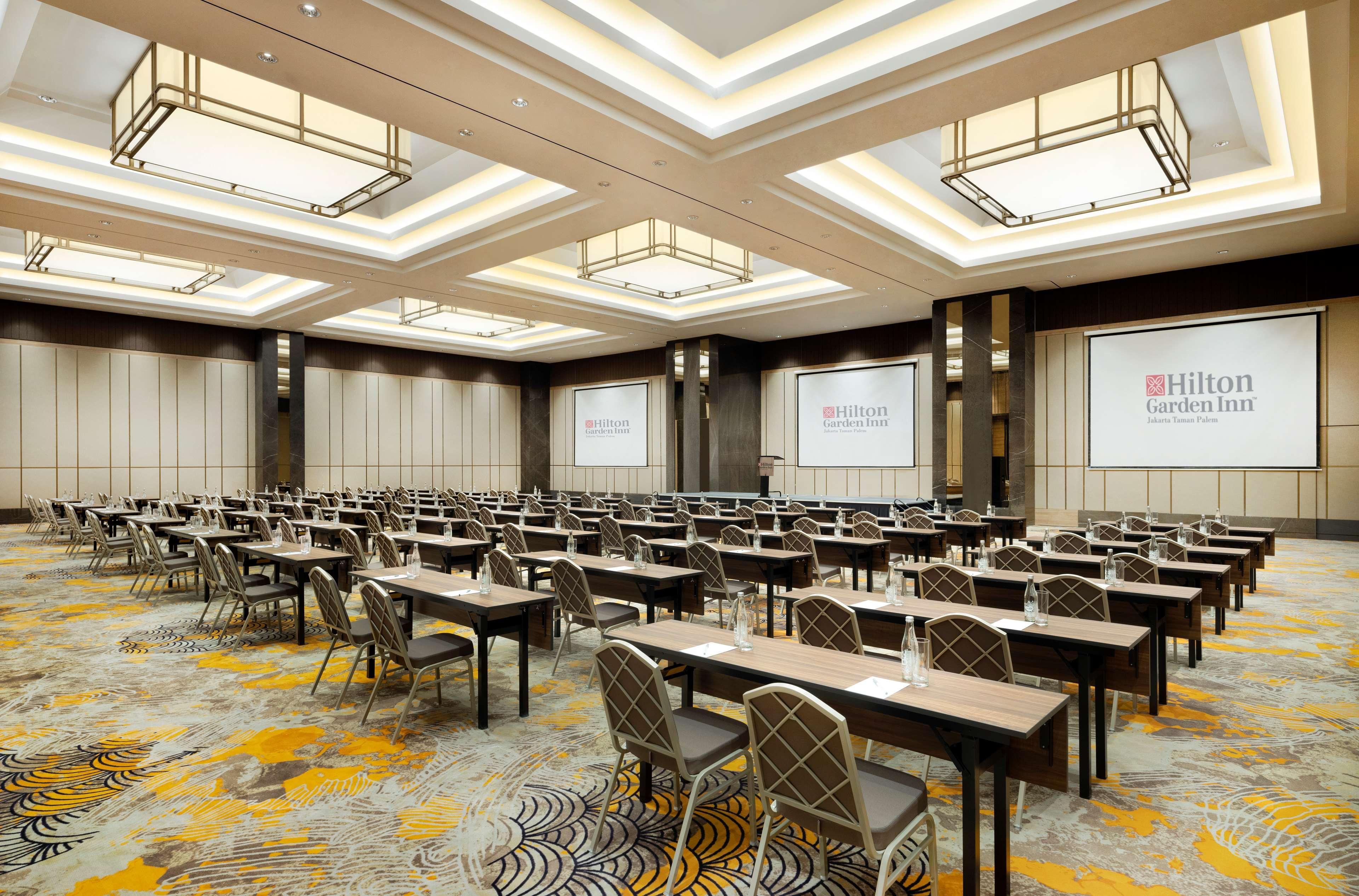 Hilton Garden Inn Jakarta Taman Palem Exterior photo