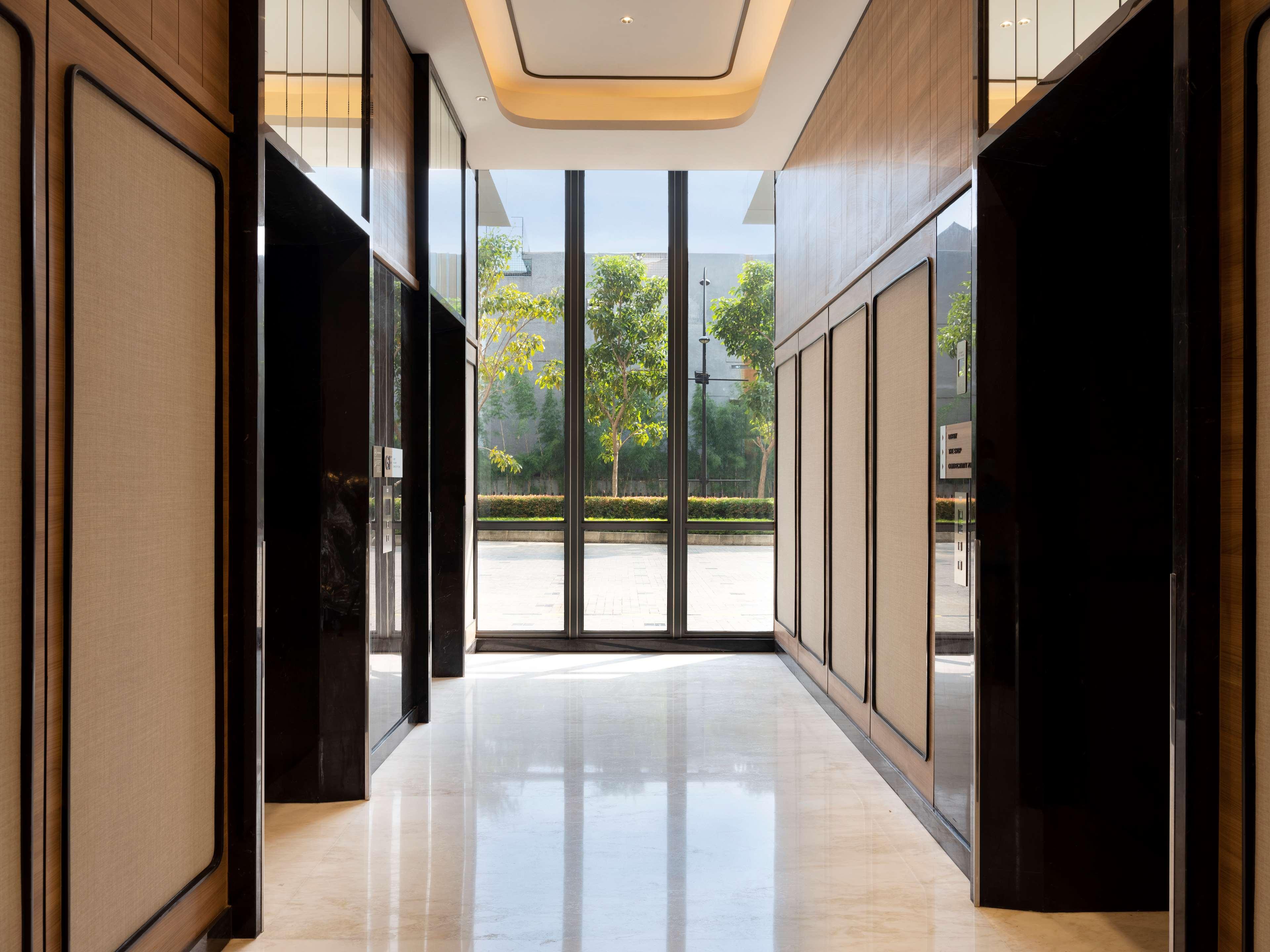 Hilton Garden Inn Jakarta Taman Palem Exterior photo