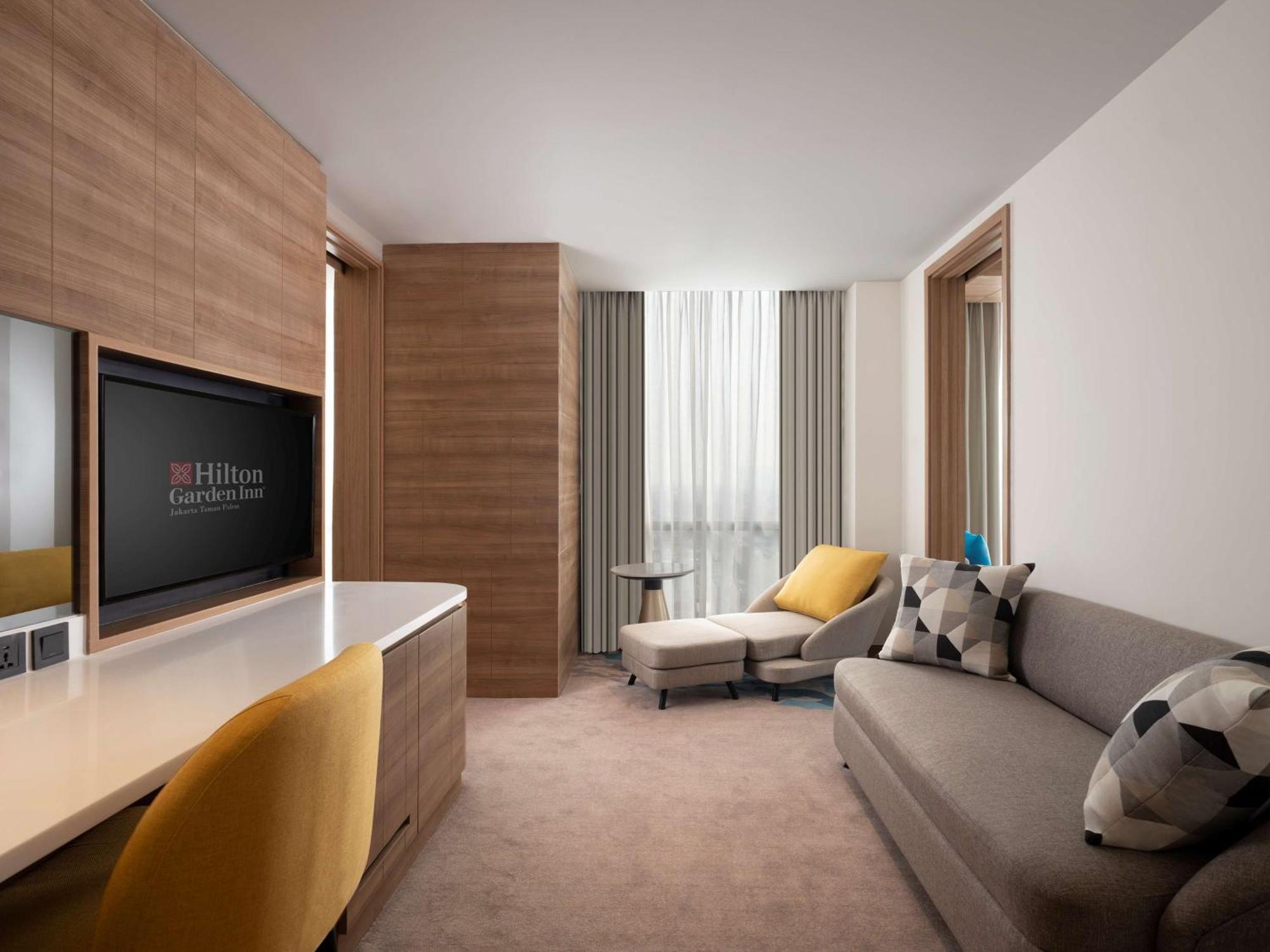 Hilton Garden Inn Jakarta Taman Palem Exterior photo
