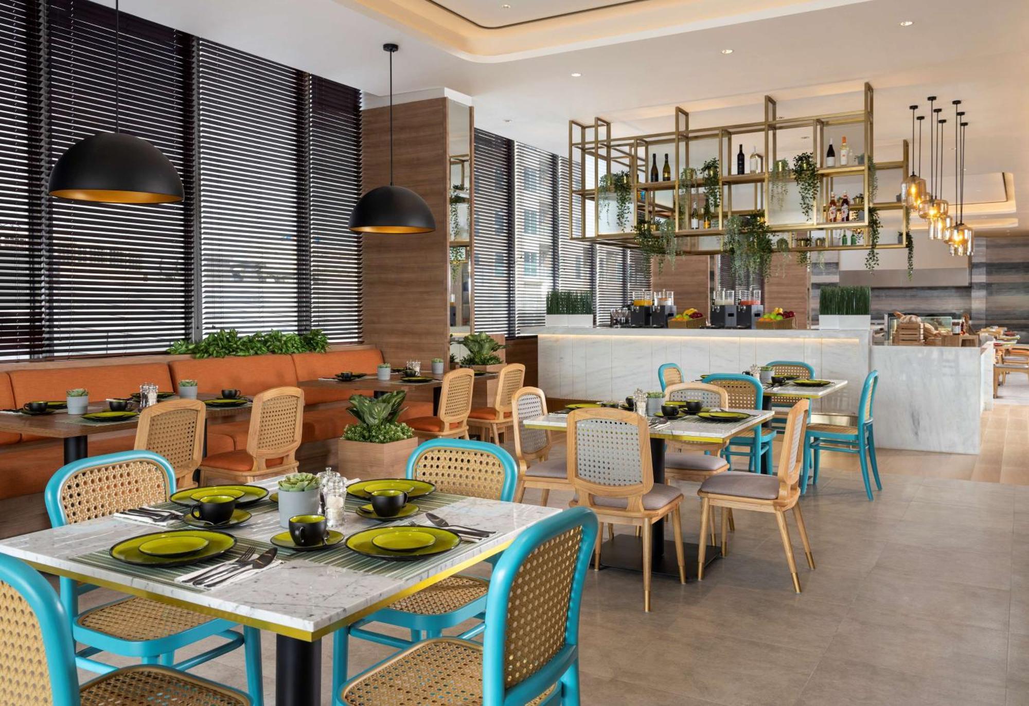 Hilton Garden Inn Jakarta Taman Palem Exterior photo